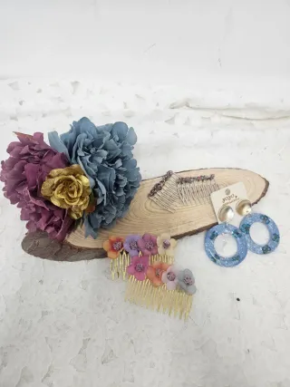 Conjunto Flamenca Flores, pendientes y Peinetas