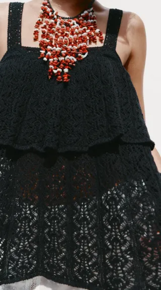 Top Zara volantes encaje negro Talla M