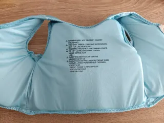 Chaleco flotador agua niño pez azul