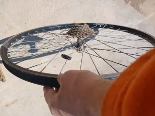 Cuadro de bicicleta con 3 ruedas
