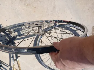 Cuadro de bicicleta con 3 ruedas