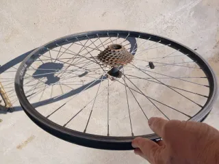 Cuadro de bicicleta con 3 ruedas