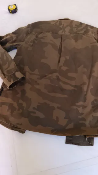 Sobrecamisa militar Bershka