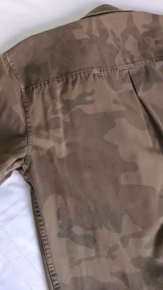 Sobrecamisa militar Bershka