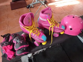 Patines y casco rosa Disney Soy Luna..talla 38-39