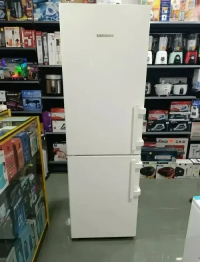 Nevera Combi Liebherr, 1.85x60cm No Frost