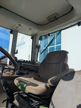 Tractor John Deere 6320 con pala