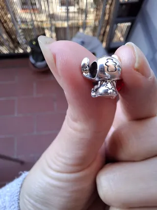 Charm Pandora Stitch con Rosa Roja