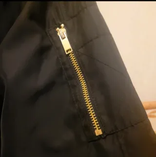 Chaqueta Bomber Negra Kiabi Talla L