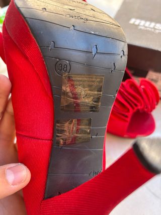 Zapatos de tacón Mustang rojos talla 38
