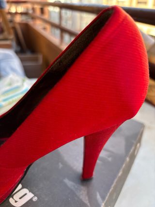 Zapatos de tacón Mustang rojos talla 38