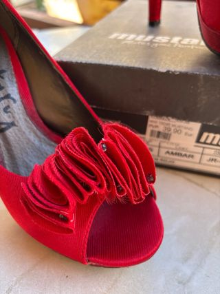 Zapatos de tacón Mustang rojos talla 38