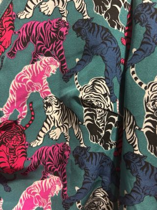 Blusa Minueto Estampada Tigres Talla L