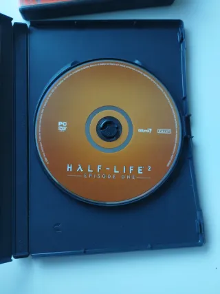 3 videogiochi Half-Life per PC