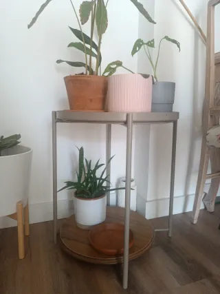 Tavolo ausiliario in metallo, modello GLADOM di IKEA