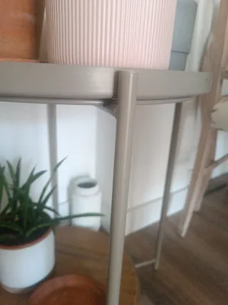 Tavolo ausiliario in metallo, modello GLADOM di IKEA