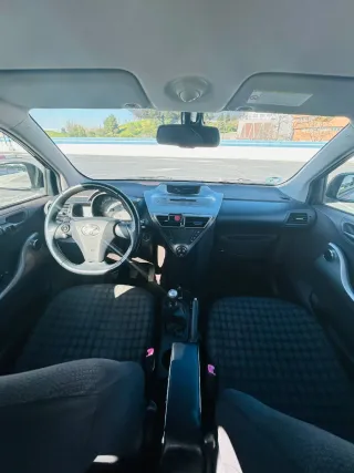 Toyota iQ 2010