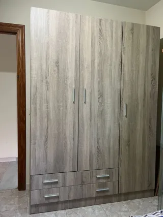 Armadi con ante e cassetti