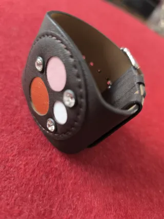 Pulsera cuero ancha con adornos