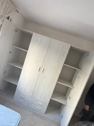 Armadi con due ante e due cassetti