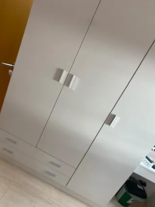 Armadi con due ante e due cassetti