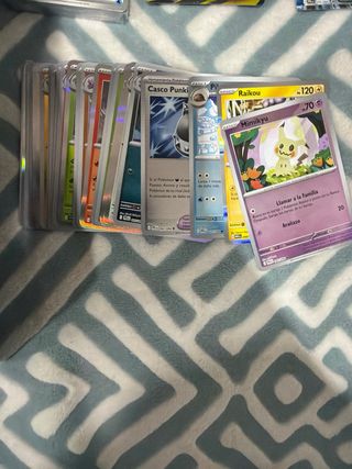 Caja cartas Pokemon ETB Fuegos Fantasmales ESP