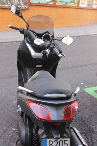 Yamaha XMAX 125 gris