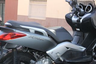 Yamaha XMAX 125 gris