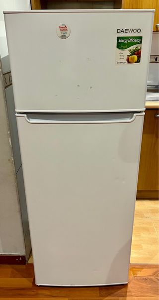 Frigorífico Daewoo 140cm x 55cm