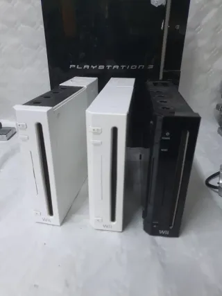 Lote consolas: PS3, Wii (x2) y piezas