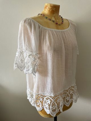 Blusa blanca viscosa encaje talla M