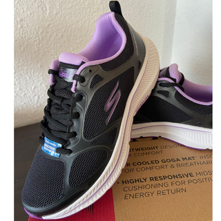 Zapatos Skechers Mujer Negros y Morados Nuevos