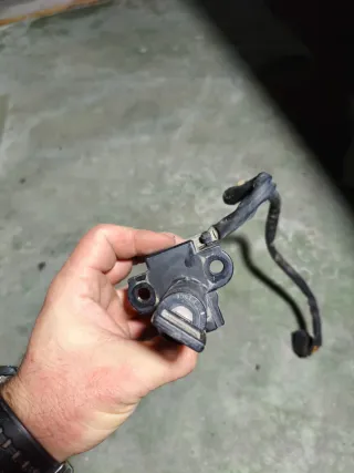 Bombin Bloqueo manillar Honda CBR 600f PC19 con ll