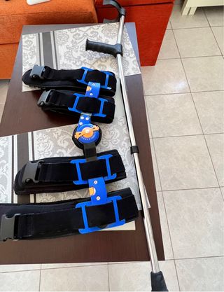 Rodillera ajustable y muleta