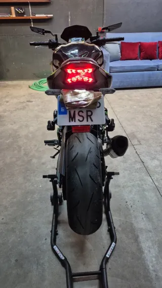 Kawasaki Z900 Negra y Verde