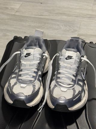Zapatillas Nike V2K Run Mujer Gris/Plata