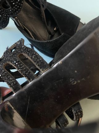 Sandalias de cuero con pedrería