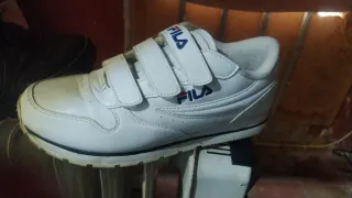Tenis Fila Velcro Talla 41