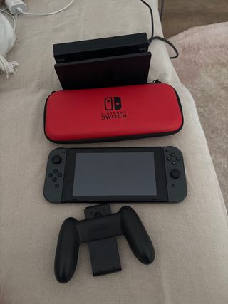 Nintendo Switch con accesorios