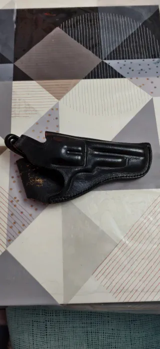Funda de cuero para revólver