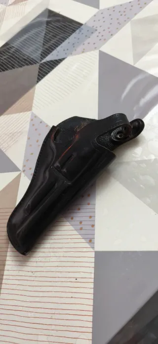 Funda de cuero para revólver