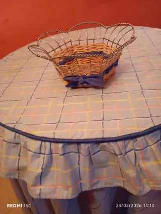 Falda y tapete, nuevo, para mesa redonda 70 cm.