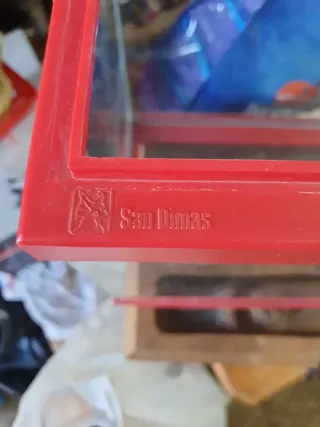 Terrario cristal y plástico rojo