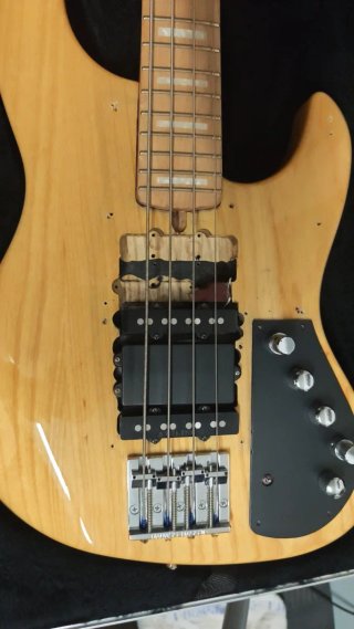 Basso Elettrico Atelier Z Beta 4 Custom Plus