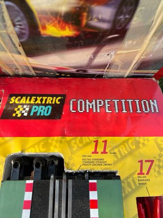 Scalextric PRO   ,regalo dos cajas con mas cositas