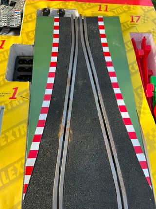 Scalextric PRO   ,regalo dos cajas con mas cositas