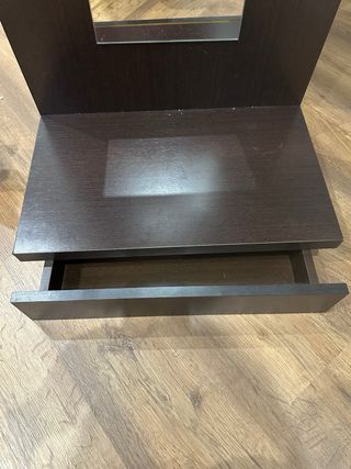 Recibidor moderno con cajón y espejo