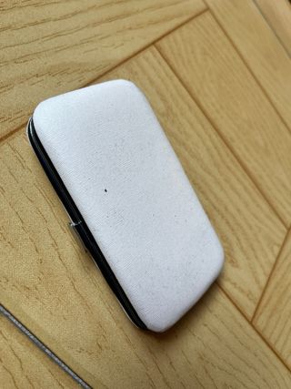 Neceser de manicura rosa y plateado