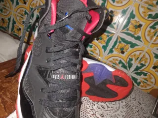 Jordan Jumpman Two Trey Negro Rojo