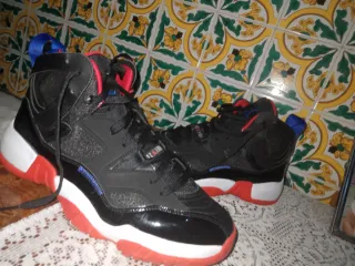 Jordan Jumpman Two Trey Negro Rojo